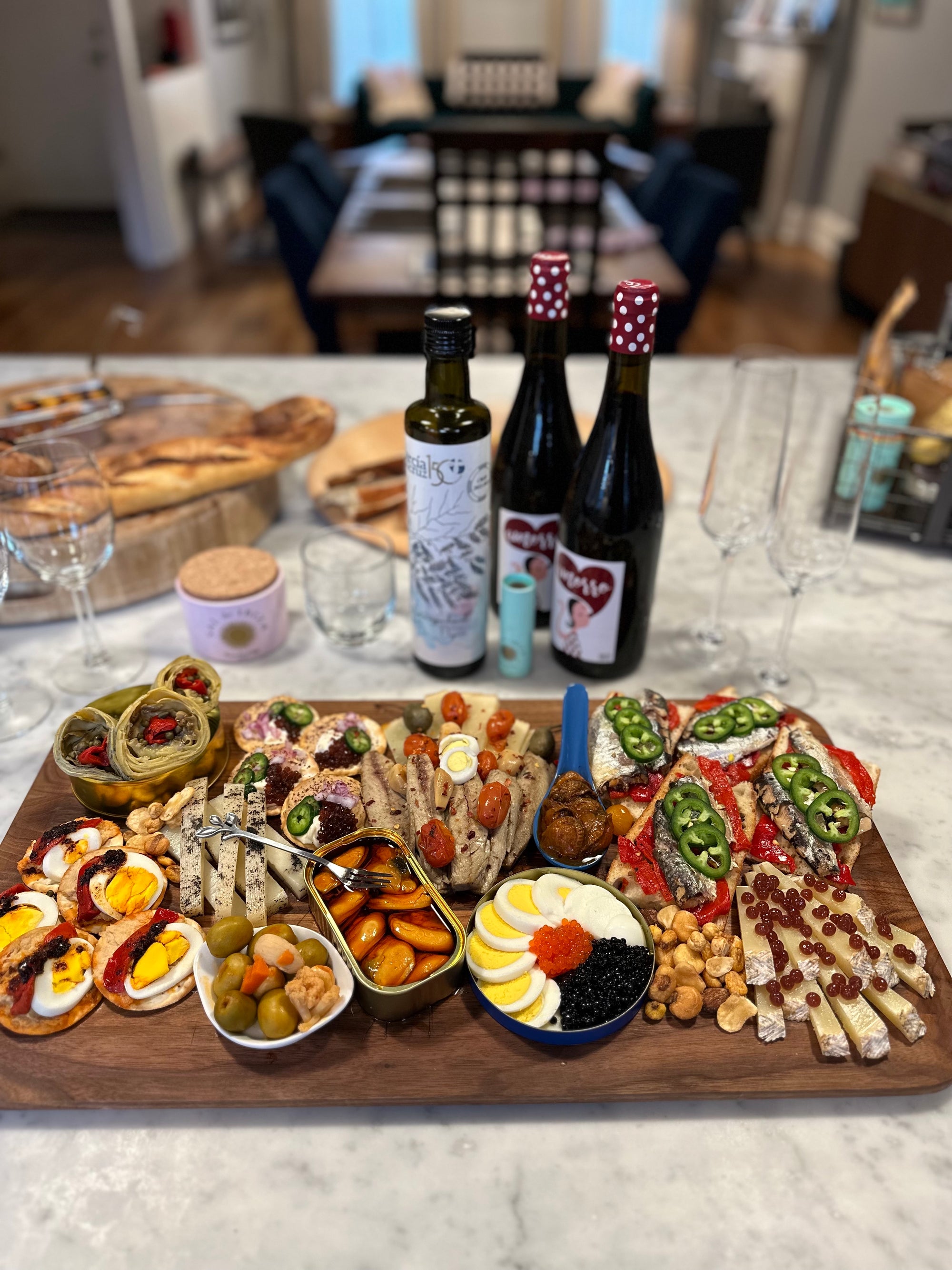 GIFTS & PLATTERS