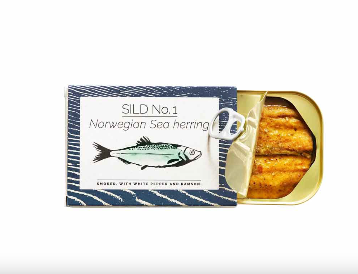 herring fish 皿 FANGST Norwegian Sea Herring Smoked With White Pepper And Ramps
