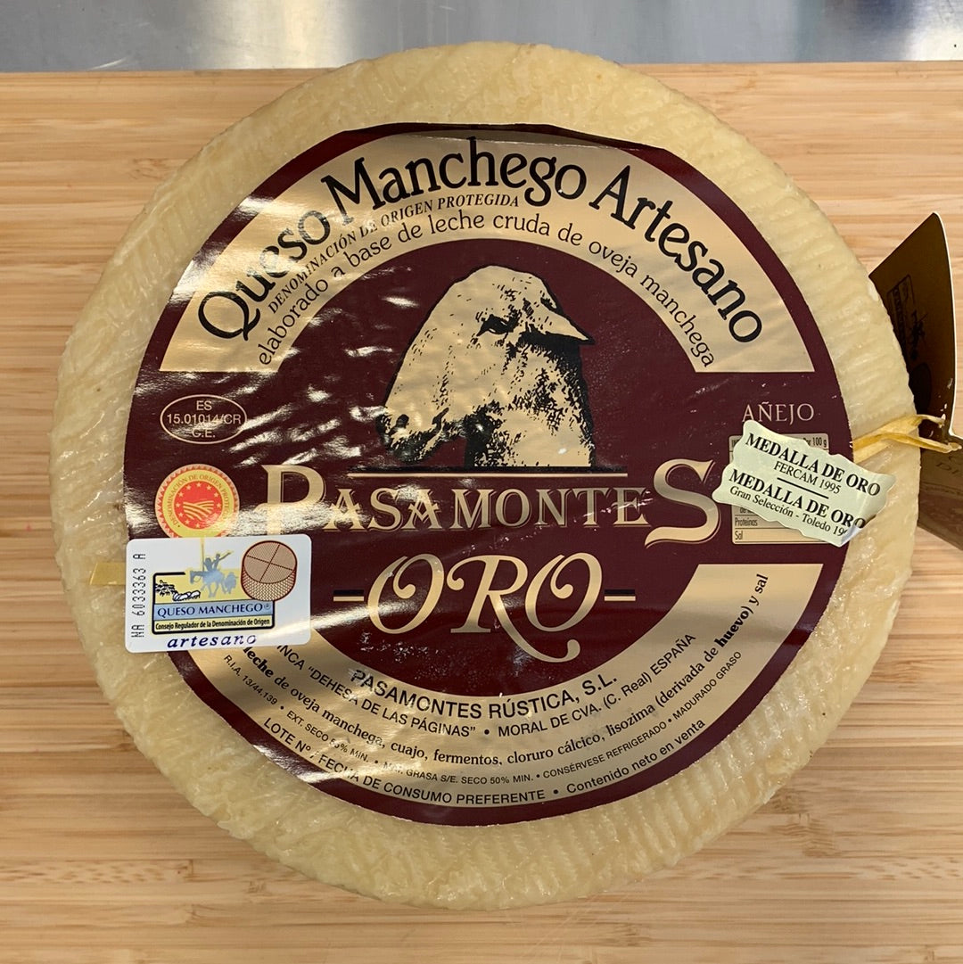 PASAMONTES ORO Queso Manchego Artesano - Wedge, image size:1080x1081