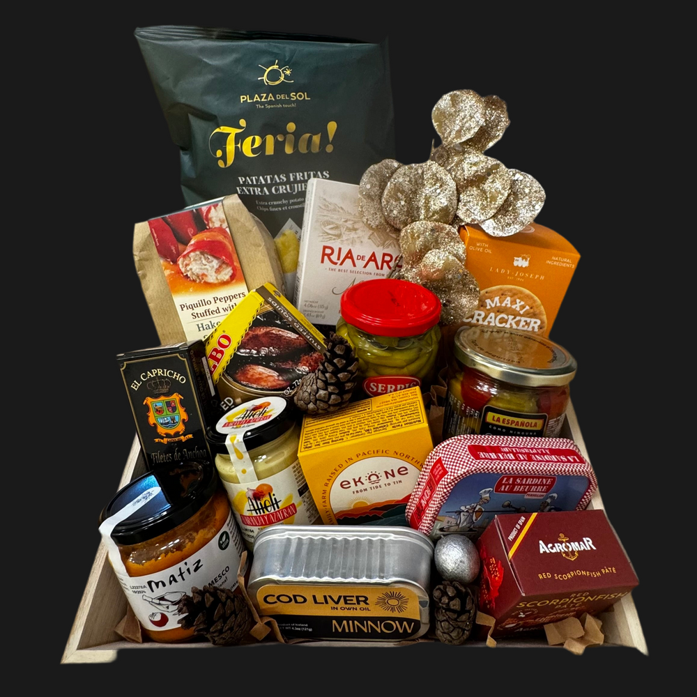 SeaCuterie Platter Gift Box (For 8)