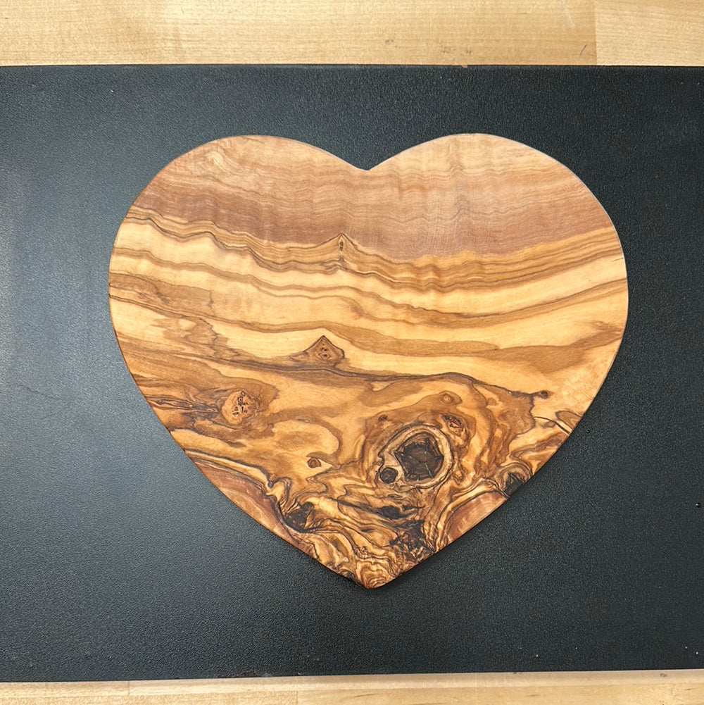 OLIVEN Olive Wood Heart Board